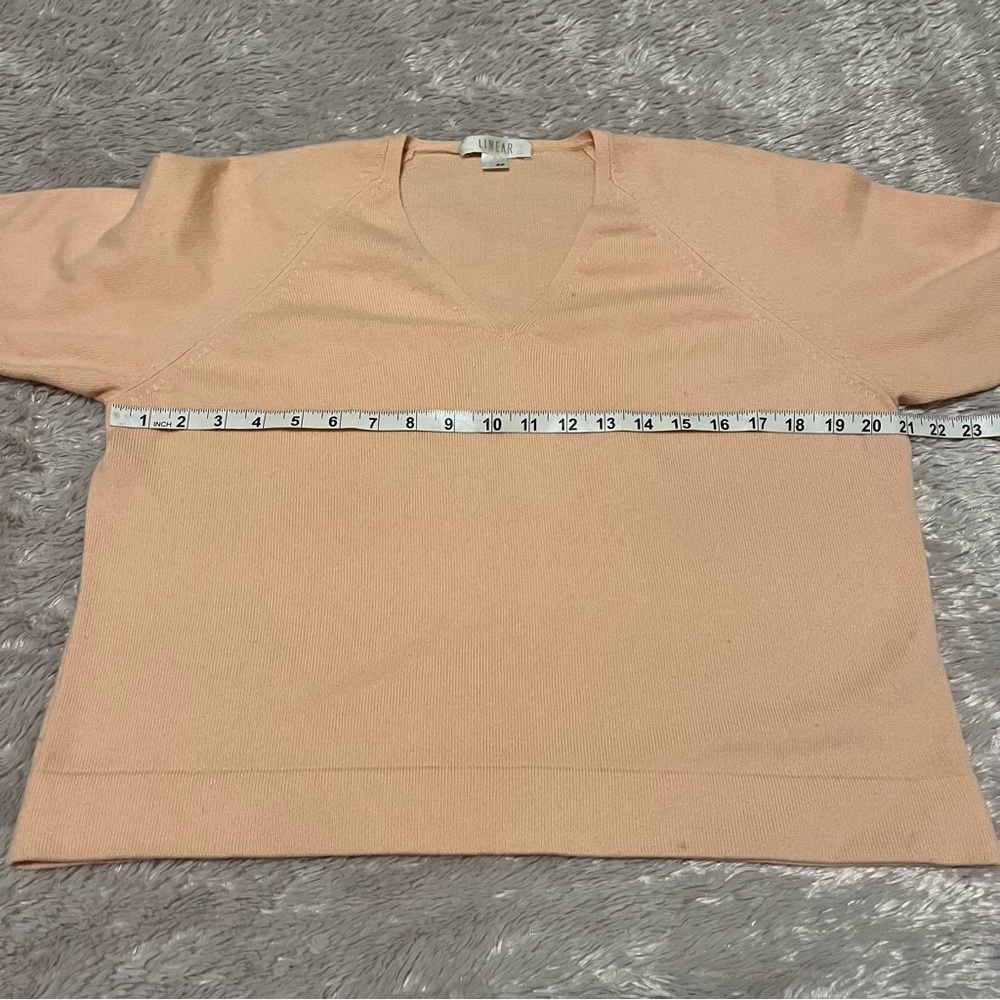 Linear cashmere light pink v-neck short sleeve sweater - Picture 5 of 7